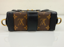 LOUIS VUITTON TRUNK VERTICLE POCHETTE