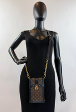 LOUIS VUITTON TRUNK VERTICLE POCHETTE