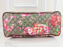 GUCCI BLOOMS CONVERTIBLE SOFT LARGE TOTE LIMITED EDITION
