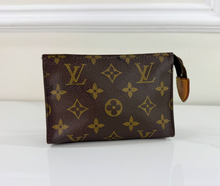 LOUIS VUITTON TOILETTE POUCH 15