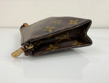 LOUIS VUITTON TOILETTE POUCH 15
