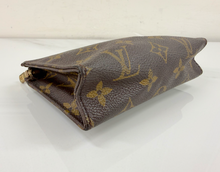 LOUIS VUITTON TOILETTE POUCH 15