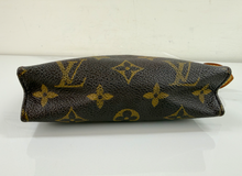 LOUIS VUITTON TOILETTE POUCH 15