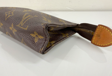 LOUIS VUITTON TOILETTE POUCH 15
