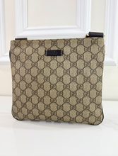 GUCCI FLAT MESSENGER BAG SMALL