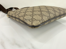GUCCI FLAT MESSENGER BAG SMALL