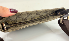 GUCCI FLAT MESSENGER BAG SMALL