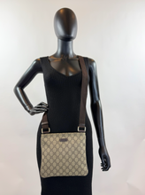 GUCCI FLAT MESSENGER BAG SMALL