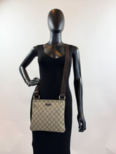 GUCCI FLAT MESSENGER BAG SMALL