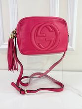 GUCCI SOHO DISCO CROSSBODY BAG IN HOT PINK
