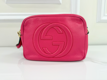 GUCCI SOHO DISCO CROSSBODY BAG IN HOT PINK