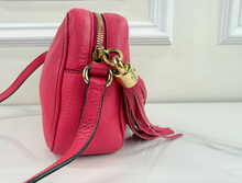 GUCCI SOHO DISCO CROSSBODY BAG IN HOT PINK