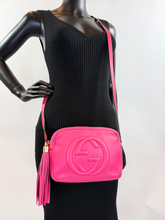 GUCCI SOHO DISCO CROSSBODY BAG IN HOT PINK