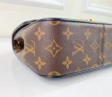 LOUIS VUITTON CHERRYWOOD BB BLACK PATENT CROSSBODY