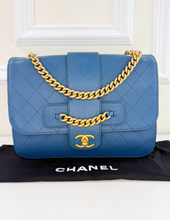CHANEL SHEEPSKIN FRONT CHAIN FLAP IN NAVY
