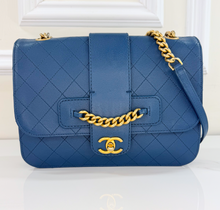 CHANEL SHEEPSKIN FRONT CHAIN FLAP IN NAVY