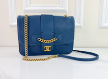 CHANEL SHEEPSKIN FRONT CHAIN FLAP IN NAVY