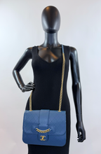 CHANEL SHEEPSKIN FRONT CHAIN FLAP IN NAVY